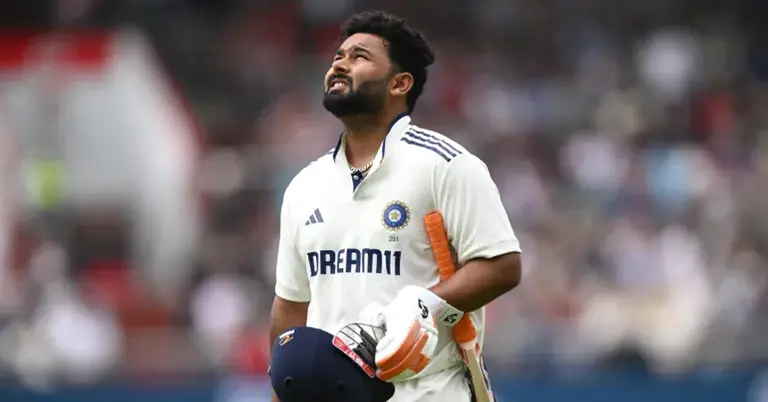 ভারতের উইকেটরক্ষক ব্যাটার ঋশাভ পান্থ